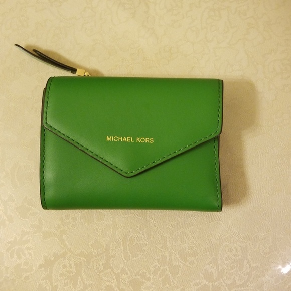 small leather envelope wallet